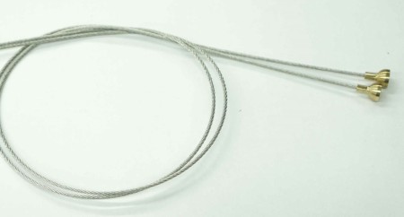 Kalesjewire mellom bakvinduene R129